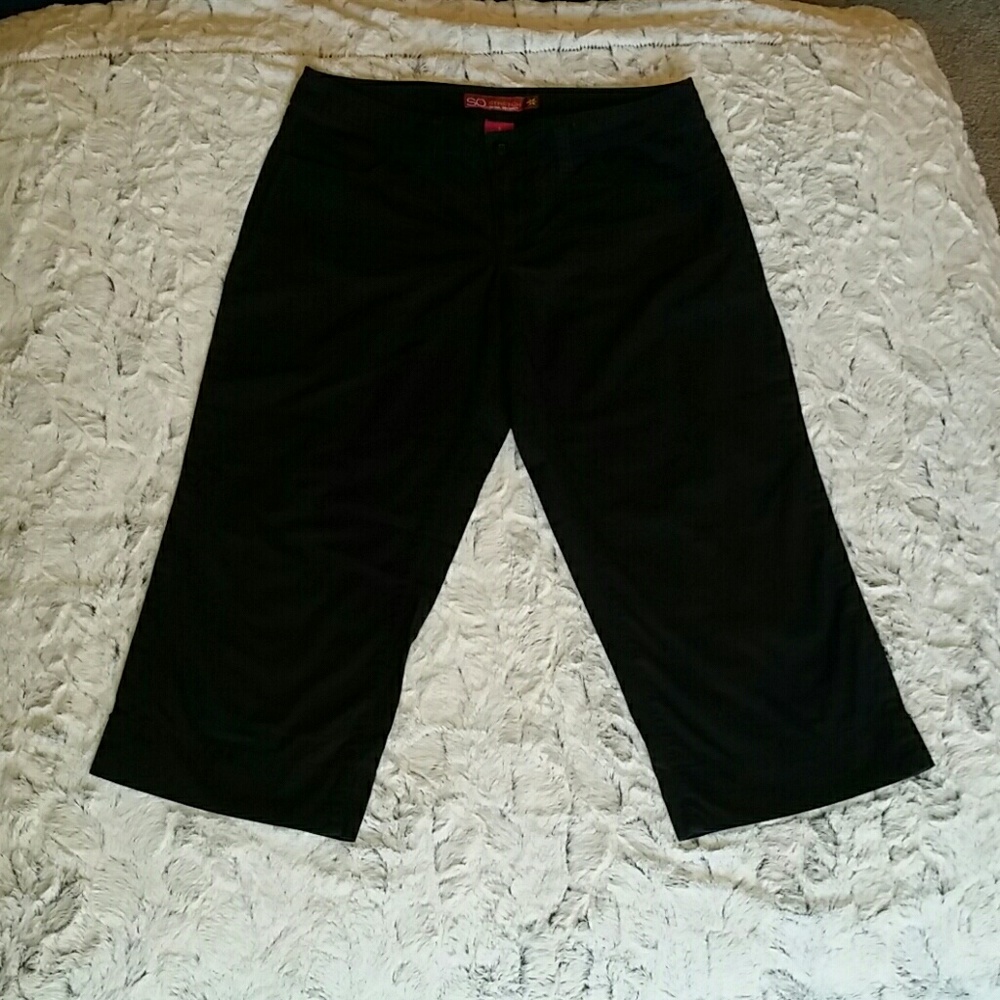 Black capris - Picture 2 of 4